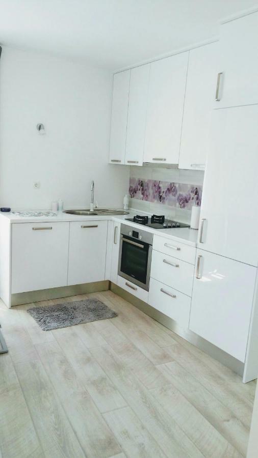 מאקרסקה Apartment Davorka מראה חיצוני תמונה